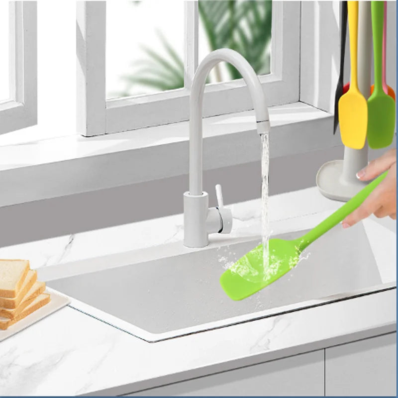 21cm silicone spatula Cream spatula High temperature resistant