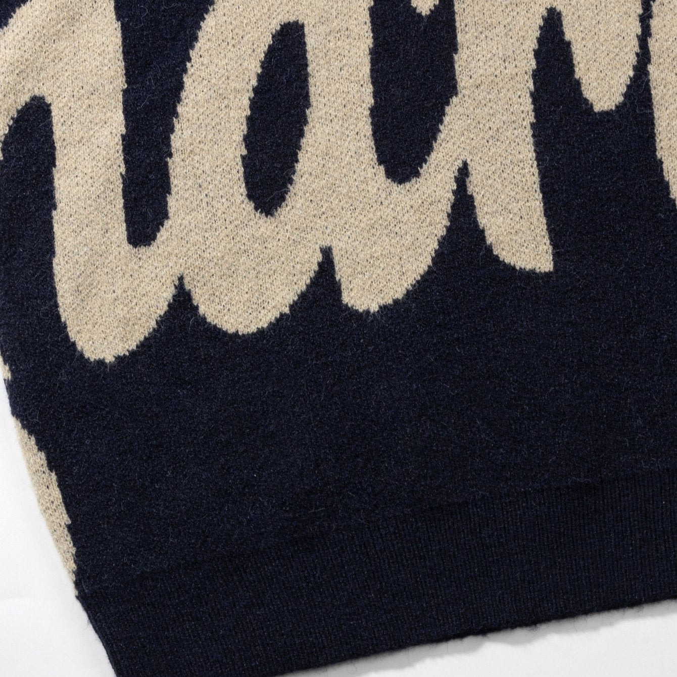 Vintage Letter Jacquard Loose All-match Couple's Round Neck Long-sleeved Sweater Sweater Autumn And Winter 2024