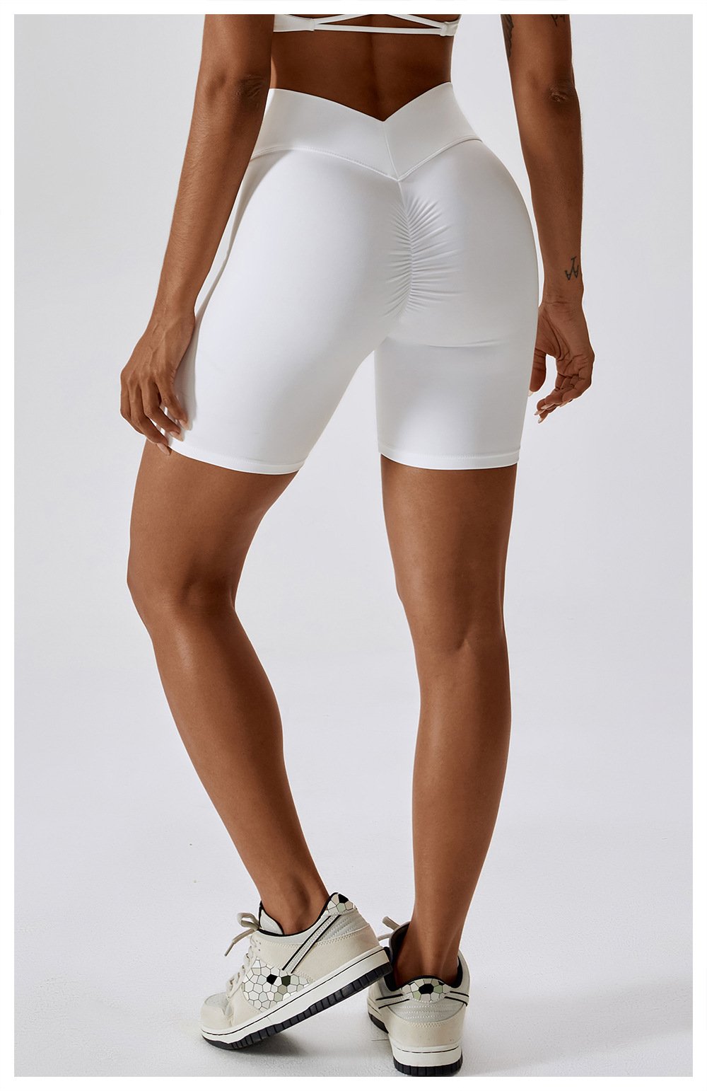 European And American Naked Tight Yoga Shorts Women's High Waist Hip-lifting Fitness Pants Running Tight Sports Shorts 8233
