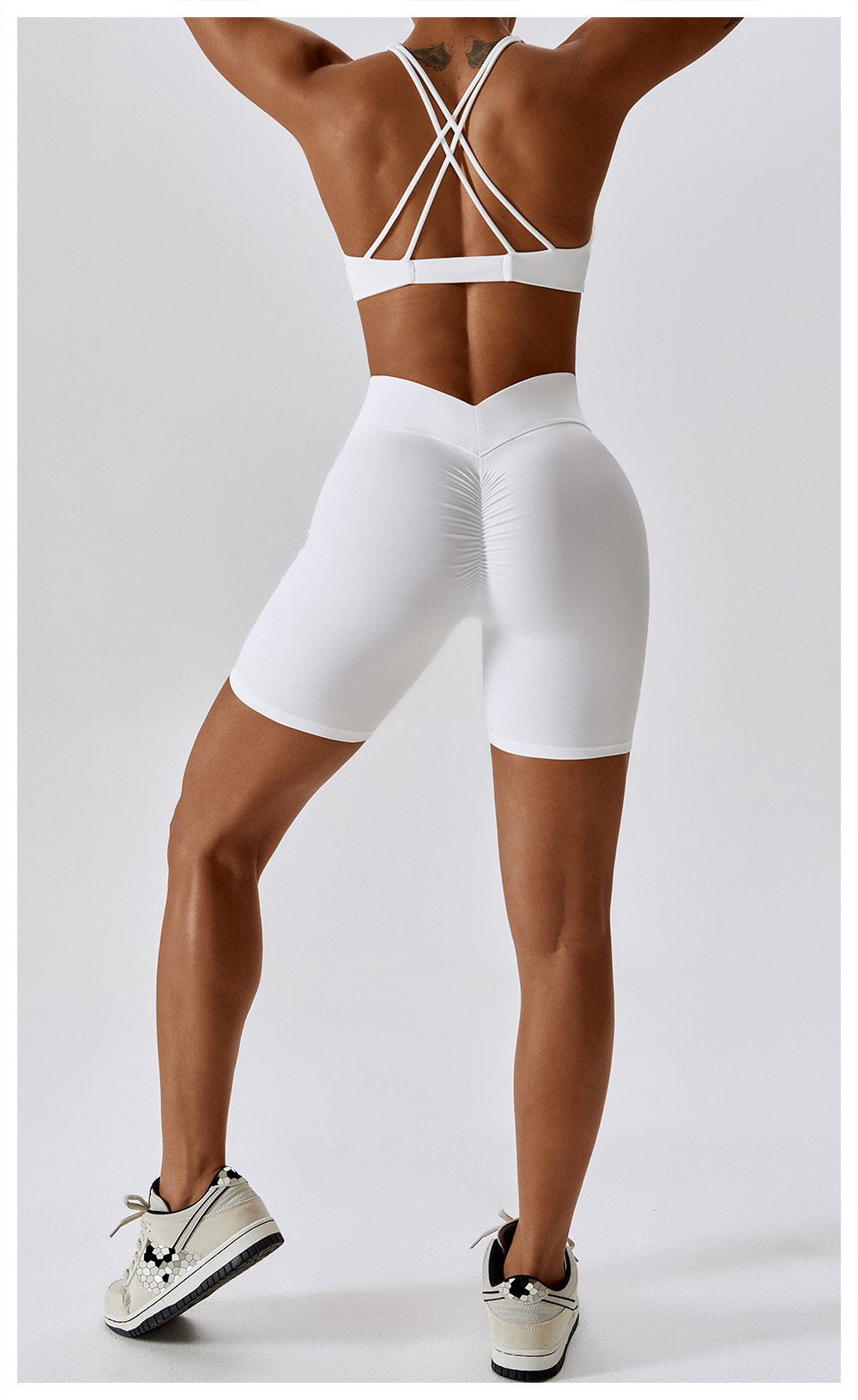 European And American Naked Tight Yoga Shorts Women's High Waist Hip-lifting Fitness Pants Running Tight Sports Shorts 8233