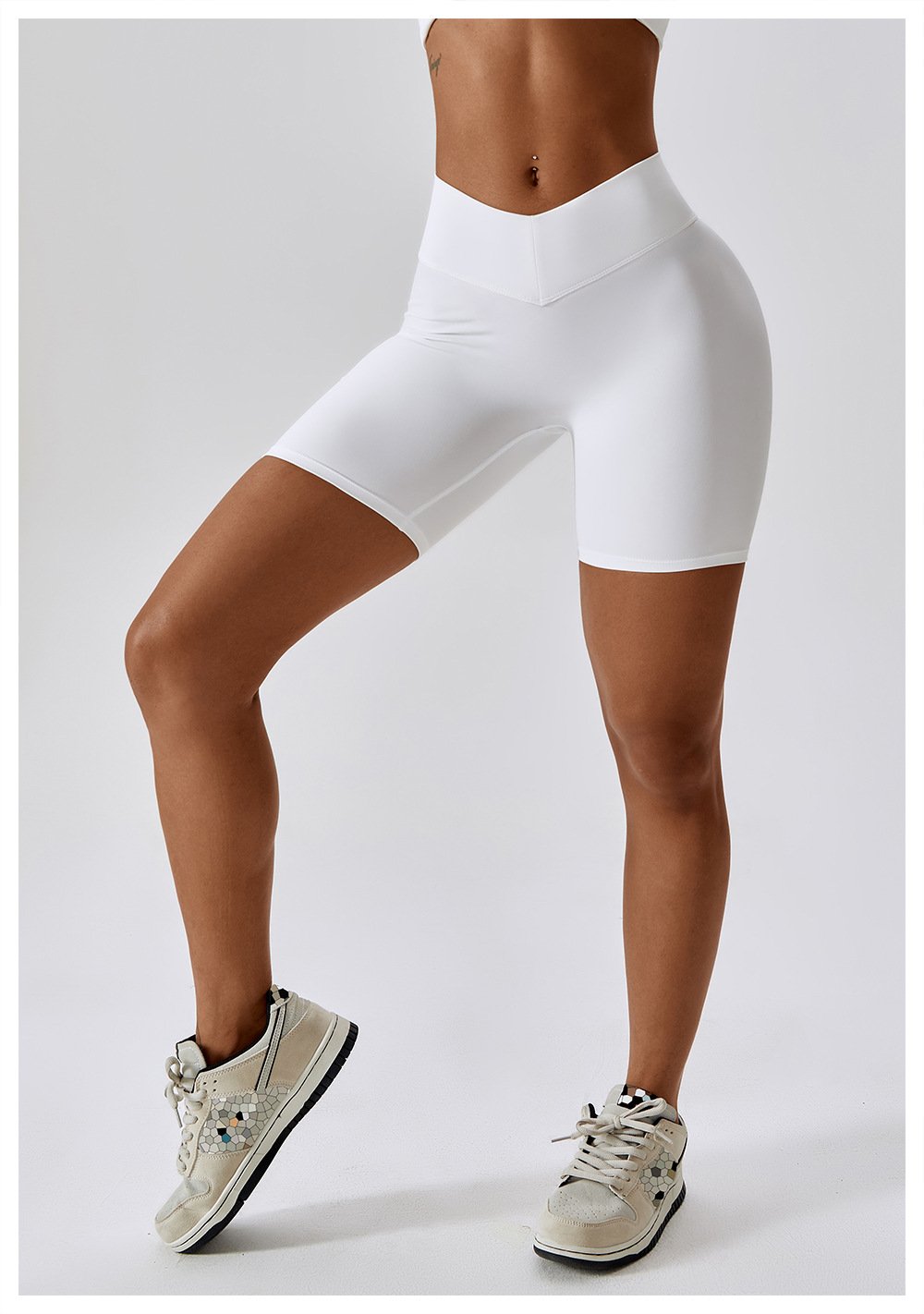 European And American Naked Tight Yoga Shorts Women's High Waist Hip-lifting Fitness Pants Running Tight Sports Shorts 8233