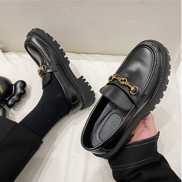 Spring New Style British Style Men''S Lazy Foot Set Thick Soled Shoes Metal Decoration Hairstylist Youth Muffin Shoes Fashion