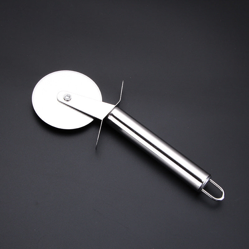 Stainless steel pizza cutter