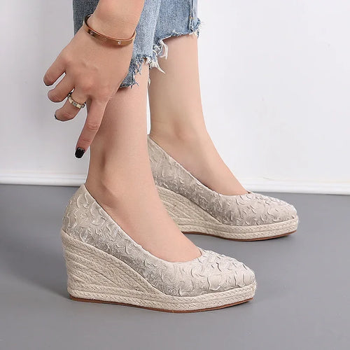 New Pointed Shallow Mouth Women Wedge Heel Thick Sole Single Shoes